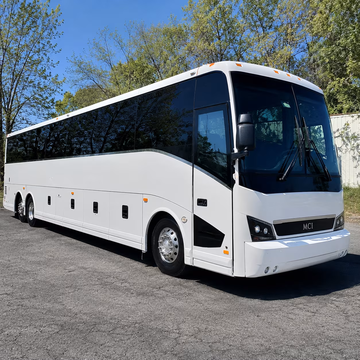 wedding shuttle buses that keep every guest on schedule